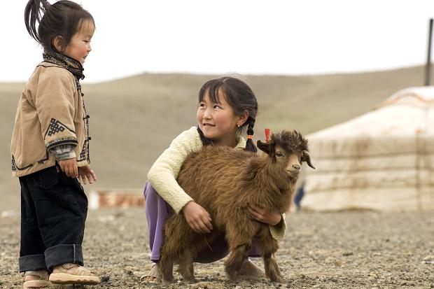 Kids from the Mongolian steppes - Horseback Mongolia